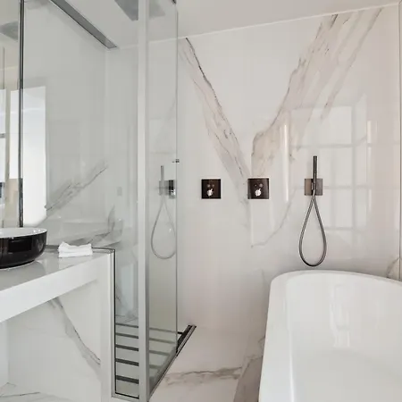 Apartment Luxueux Avec Terrasse Et Jacuzzi Paris